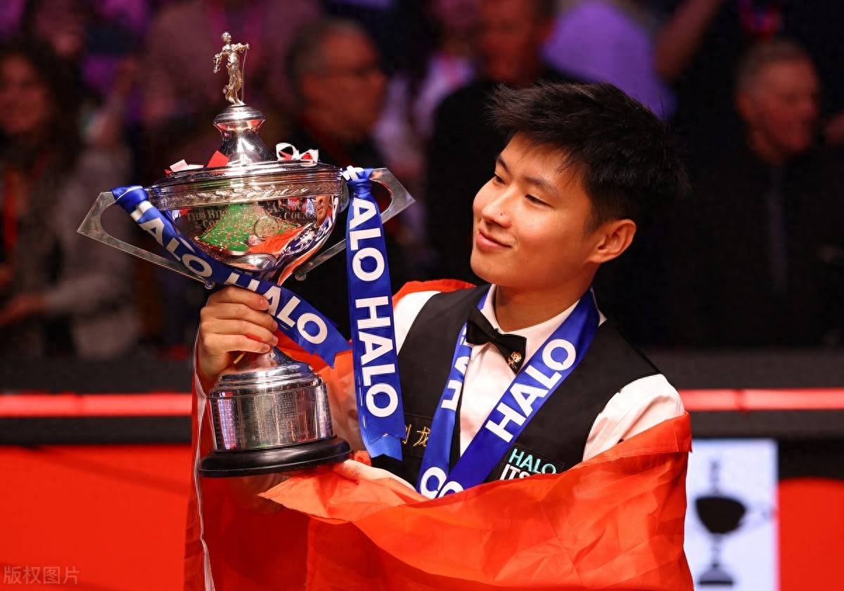 他的一举一 他的一举一