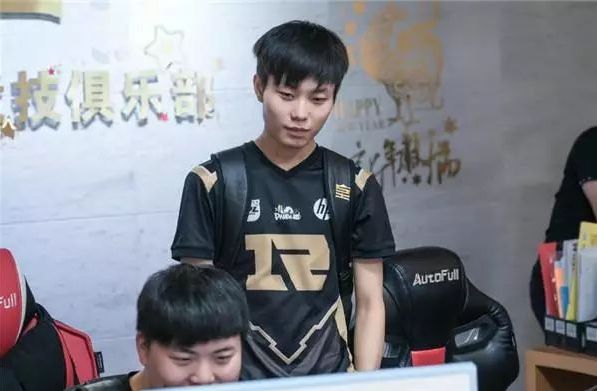 约束
